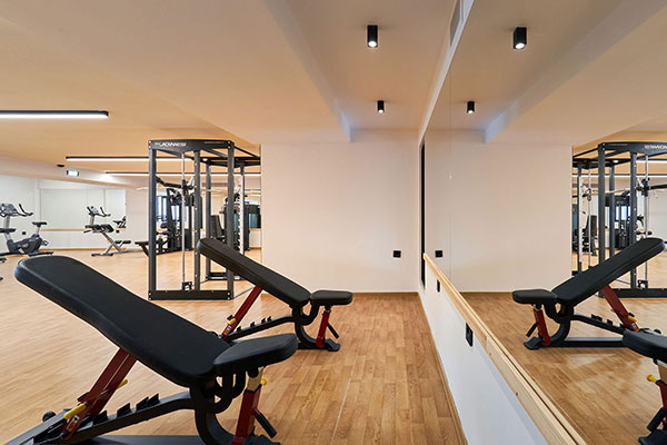Enorme Epavli Urban Living Gym