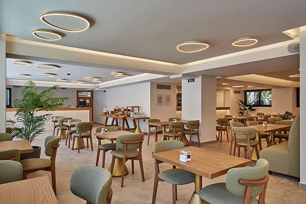 Enorme Epavli Urban Living Restaurant