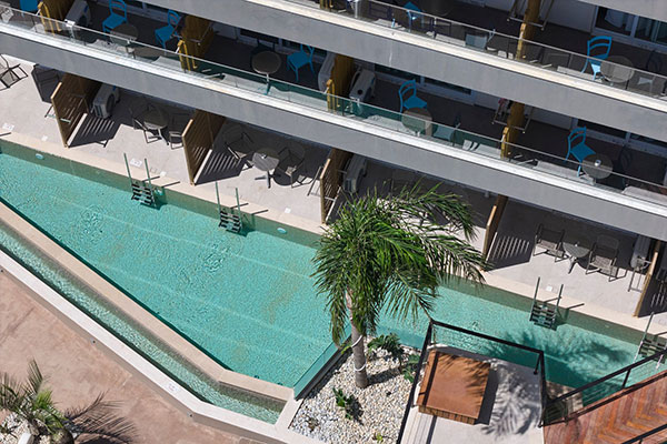 Enorme Infinity Beach