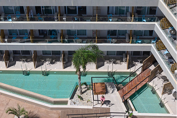 Enorme Infinity Beach