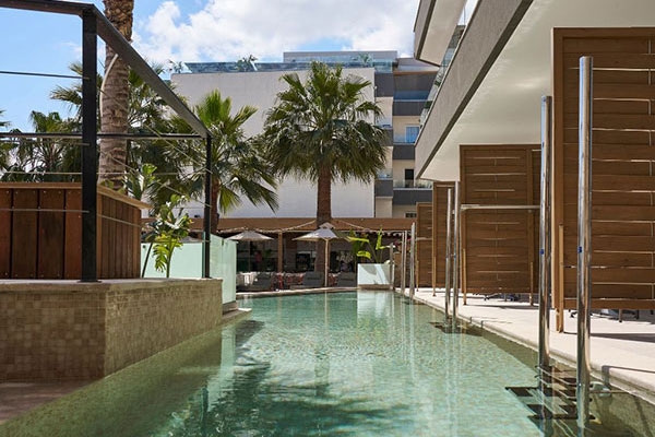 Enorme Infinity Beach